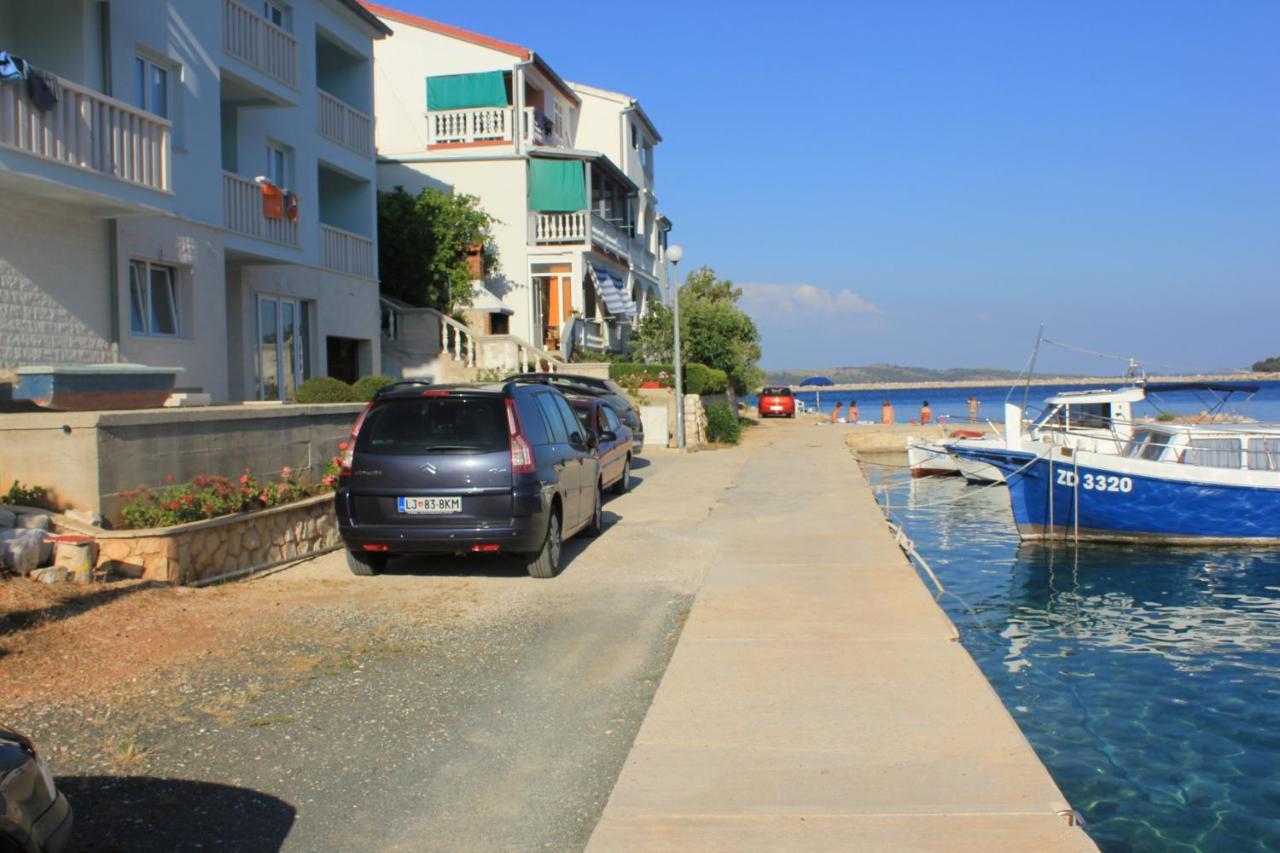 Apartments And Rooms By The Sea Zaglav, Dugi Otok - 8144 Sali Exterior photo